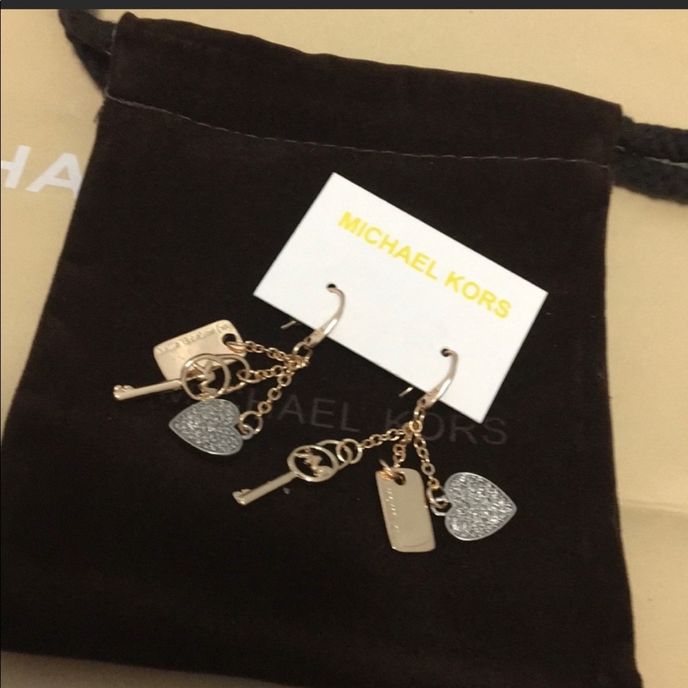 Michael Kors charm drop earrings - Picture 4 of 5